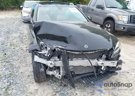 2021 Mercedes-Benz C 300 4Matic z USA, uszkodzony, nr VIN W1KWF8EBXMR636238